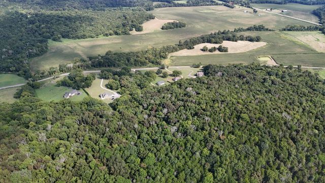 725 Lick Creek Rd, Hartsville, TN 37074
