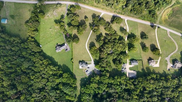 725 Lick Creek Rd, Hartsville, TN 37074