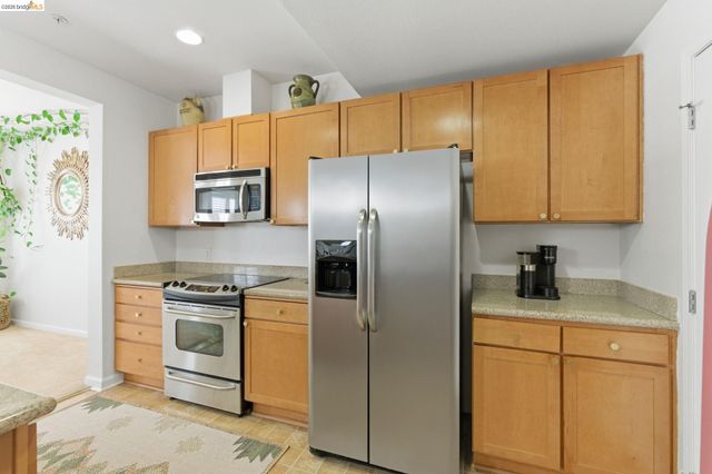 88 E 6Th St 313, Pittsburg, CA 94565