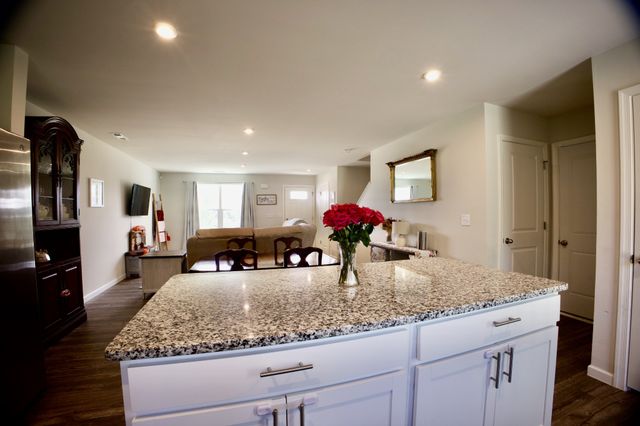 1066 Cone Blvd, Nashville, TN 37207