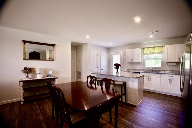 1066 Cone Blvd, Nashville, TN 37207