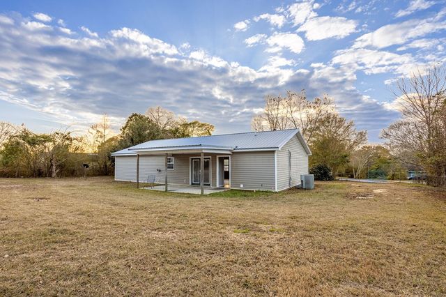 183 Redwing Rd., Ashford, AL 36312