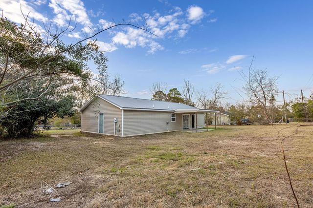 183 Redwing Rd., Ashford, AL 36312