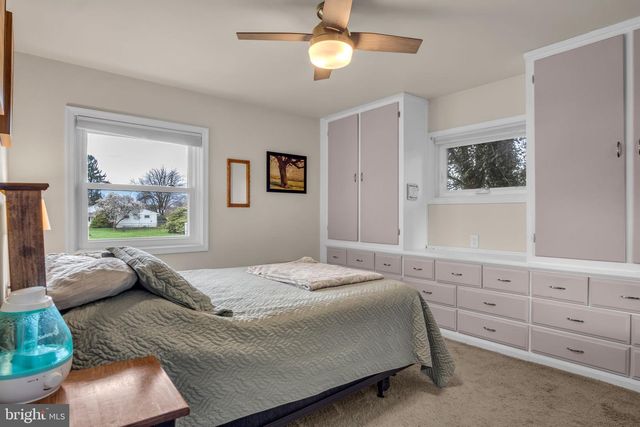 5224 OXFORD DR, Mechanicsburg, PA 17055