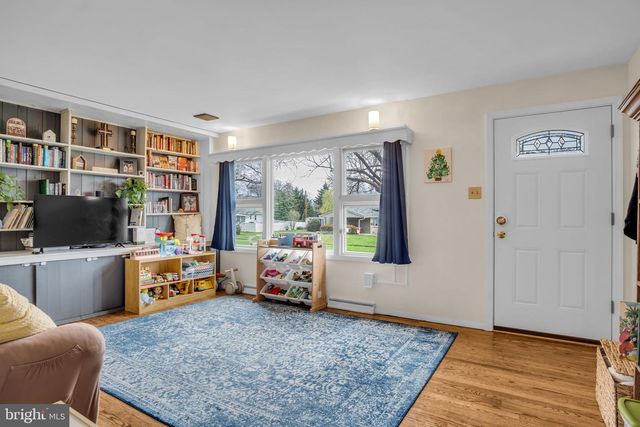 5224 OXFORD DR, Mechanicsburg, PA 17055