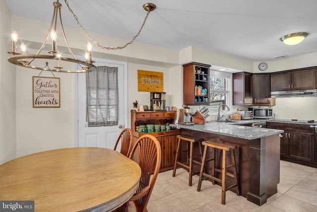 5224 OXFORD DR, Mechanicsburg, PA 17055