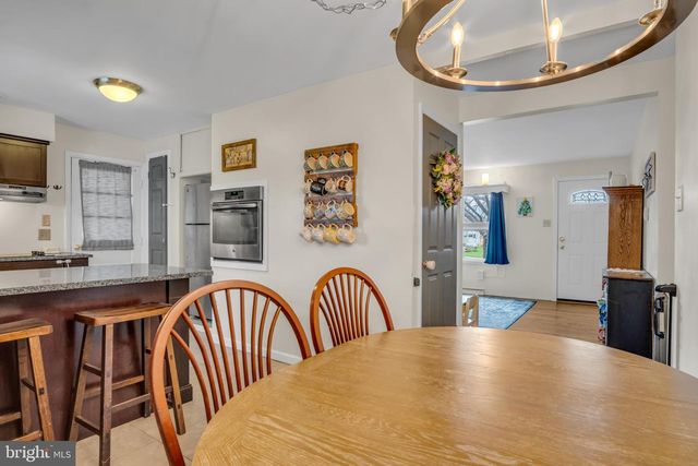 5224 OXFORD DR, Mechanicsburg, PA 17055