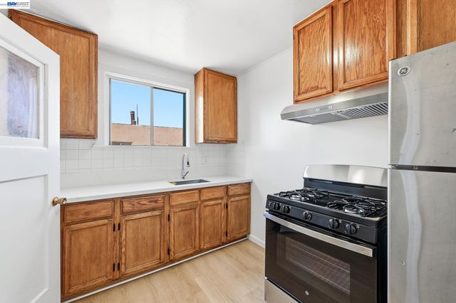 1829 E 22nd St, Oakland, CA 94606