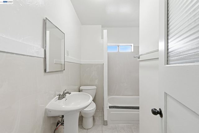 1829 E 22nd St, Oakland, CA 94606