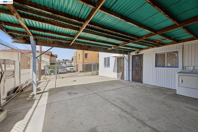 1829 E 22nd St, Oakland, CA 94606