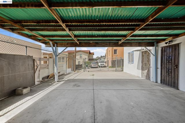 1829 E 22nd St, Oakland, CA 94606