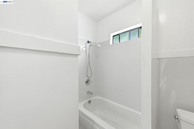 1829 E 22nd St, Oakland, CA 94606