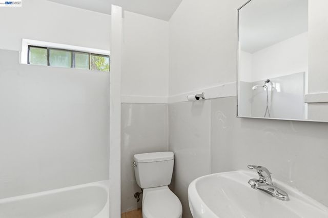 1829 E 22nd St, Oakland, CA 94606