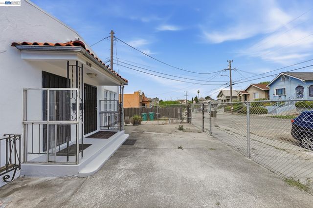 1829 E 22nd St, Oakland, CA 94606