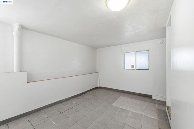 1829 E 22nd St, Oakland, CA 94606