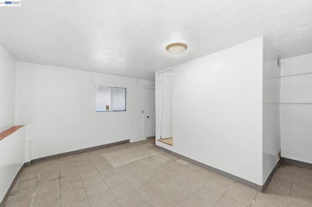 1829 E 22nd St, Oakland, CA 94606