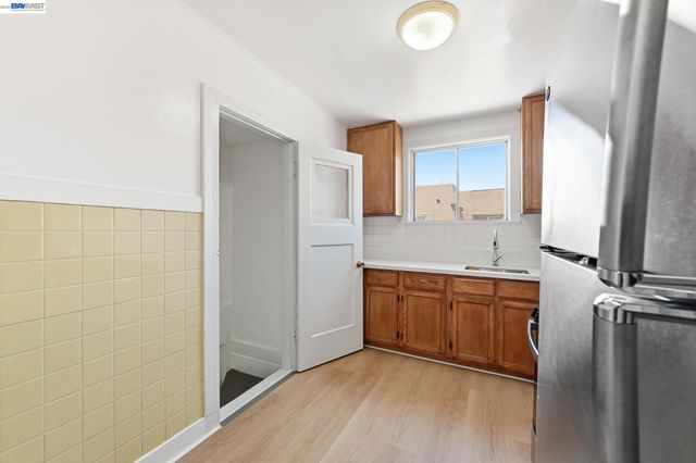 1829 E 22nd St, Oakland, CA 94606