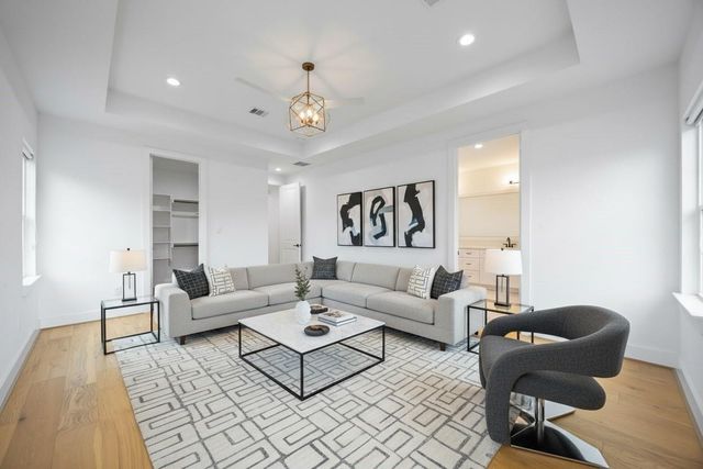 2215 Mansfield Street, Houston, TX 77091