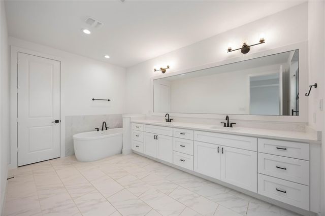 2215 Mansfield Street, Houston, TX 77091