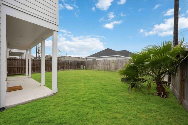 2215 Mansfield Street, Houston, TX 77091