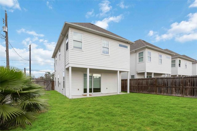 2215 Mansfield Street, Houston, TX 77091