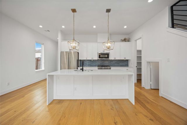 2215 Mansfield Street, Houston, TX 77091