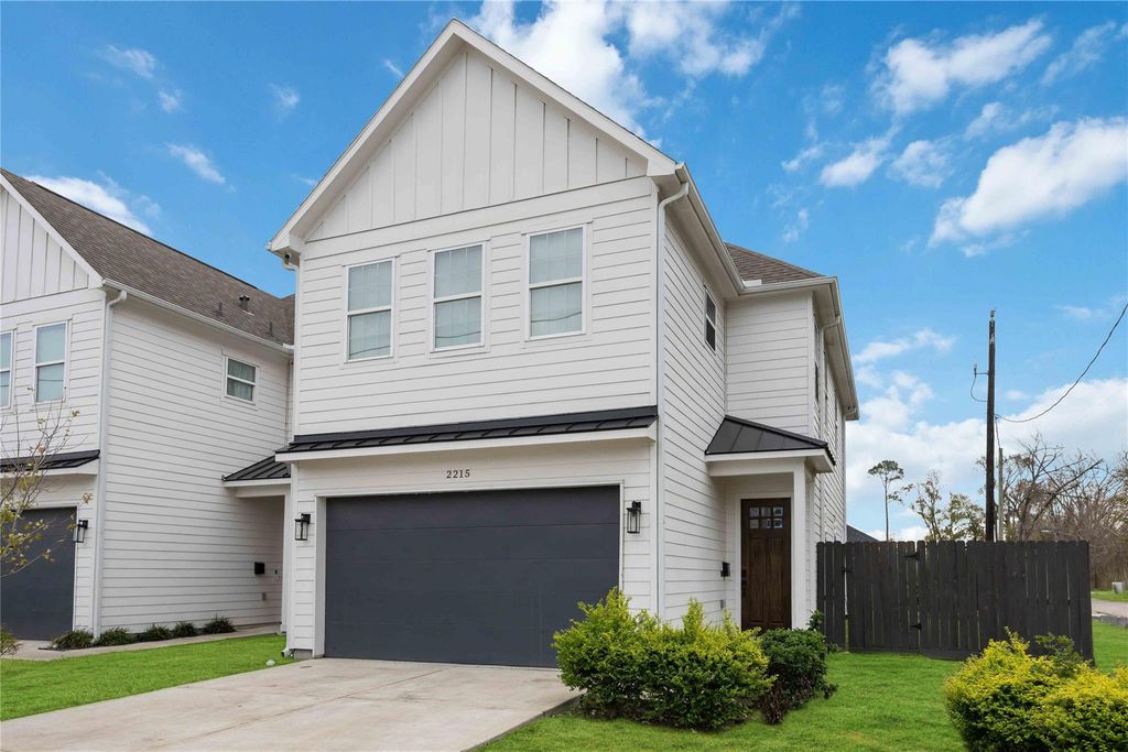 2215 Mansfield Street, Houston, TX 77091