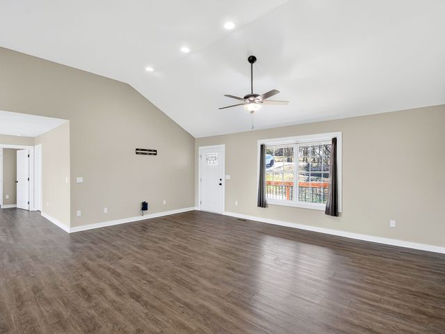 621 Womack Rd, Bethpage, TN 37022