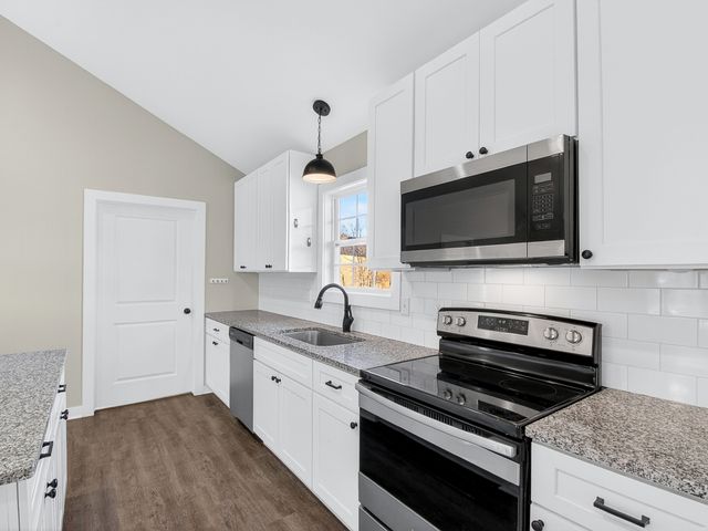 621 Womack Rd, Bethpage, TN 37022