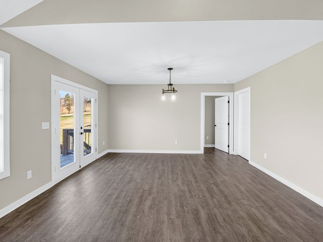 621 Womack Rd, Bethpage, TN 37022