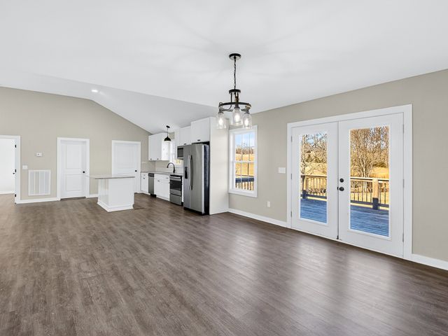 621 Womack Rd, Bethpage, TN 37022