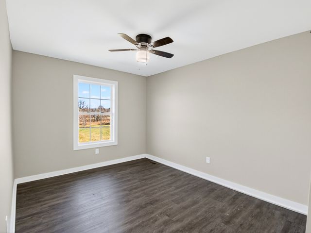 621 Womack Rd, Bethpage, TN 37022