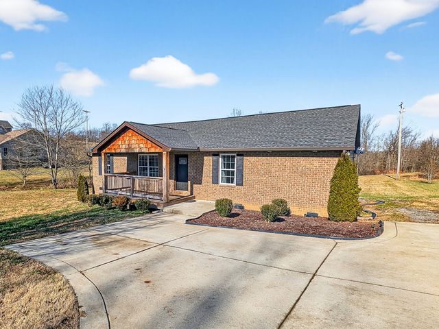621 Womack Rd, Bethpage, TN 37022