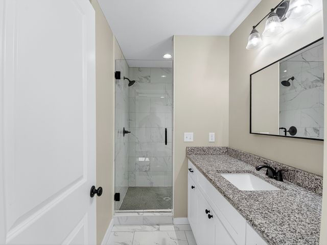 621 Womack Rd, Bethpage, TN 37022