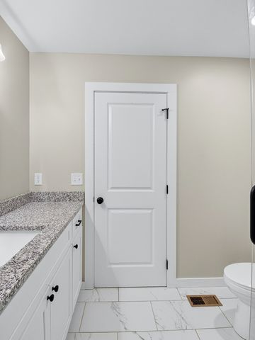 621 Womack Rd, Bethpage, TN 37022