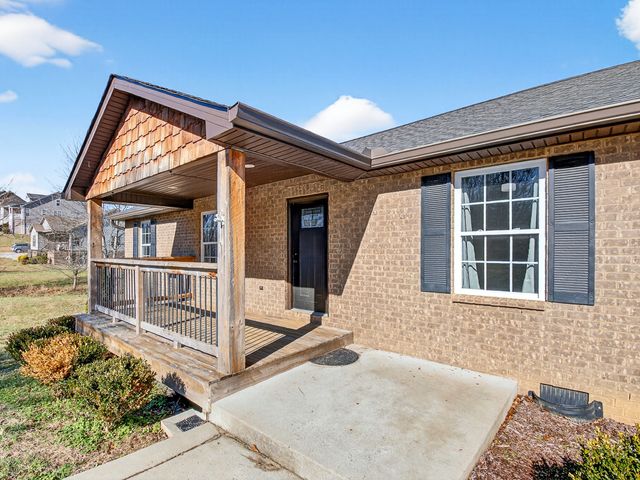 621 Womack Rd, Bethpage, TN 37022