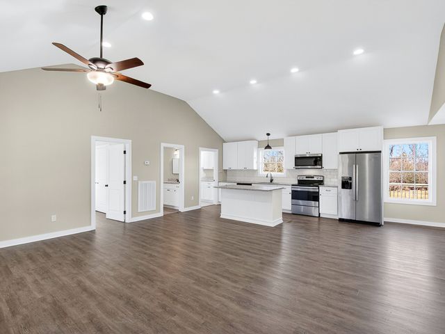 621 Womack Rd, Bethpage, TN 37022