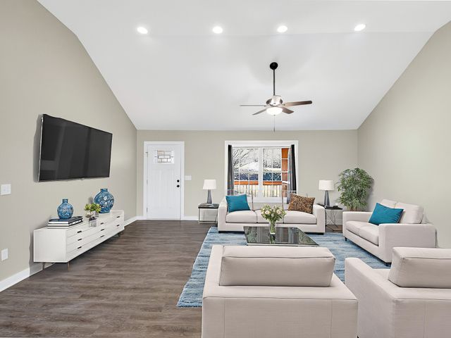 621 Womack Rd, Bethpage, TN 37022