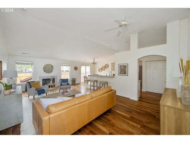 17001 Se 6TH St, Vancouver, WA 98684