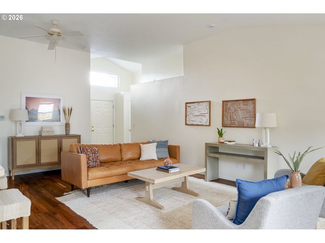 17001 Se 6TH St, Vancouver, WA 98684