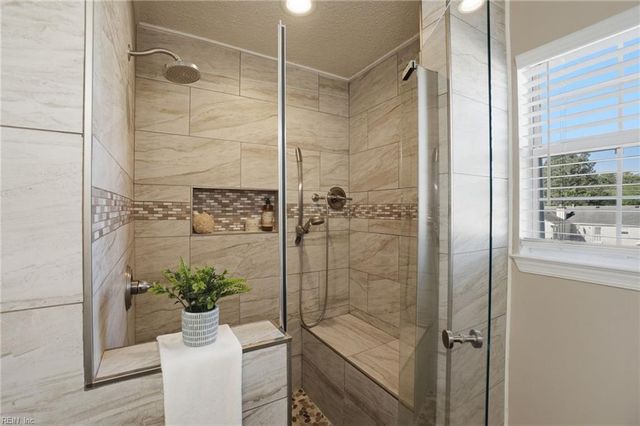 2077 Maple Leaf CRES, Suffolk, VA 23434