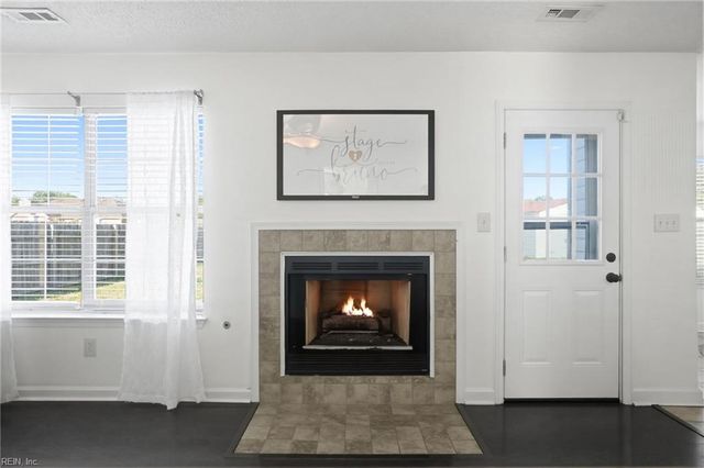 2077 Maple Leaf CRES, Suffolk, VA 23434