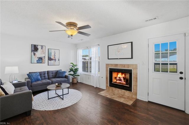 2077 Maple Leaf CRES, Suffolk, VA 23434