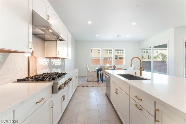 5912 Topaz Ledge Court, Las Vegas, NV 89131