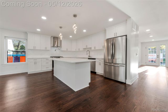 1303 Mohawk Avenue, Royal Oak, MI 48067