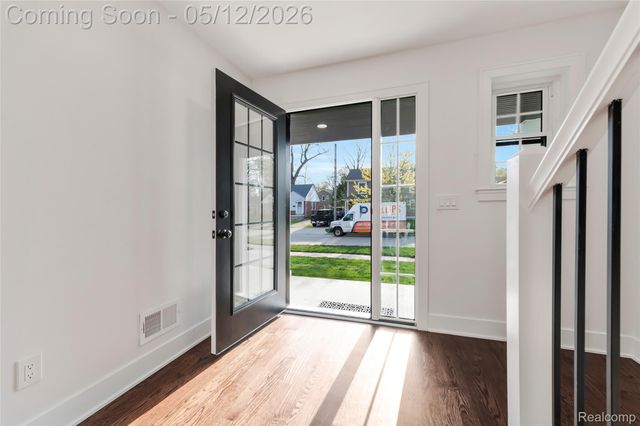 1303 Mohawk Avenue, Royal Oak, MI 48067