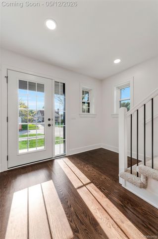 1303 Mohawk Avenue, Royal Oak, MI 48067