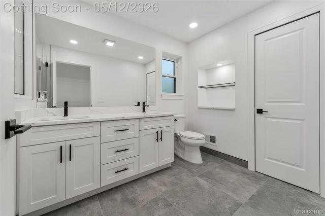 1303 Mohawk Avenue, Royal Oak, MI 48067
