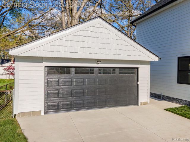1303 Mohawk Avenue, Royal Oak, MI 48067