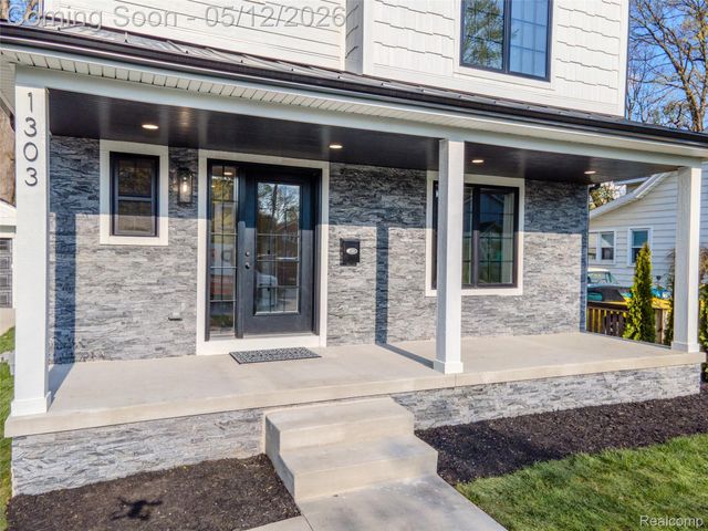 1303 Mohawk Avenue, Royal Oak, MI 48067